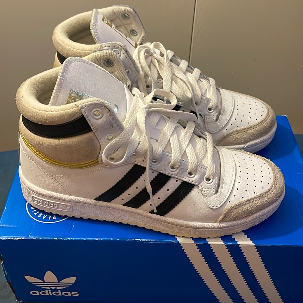 SNOW SALE ❄️ Adidas Top Ten